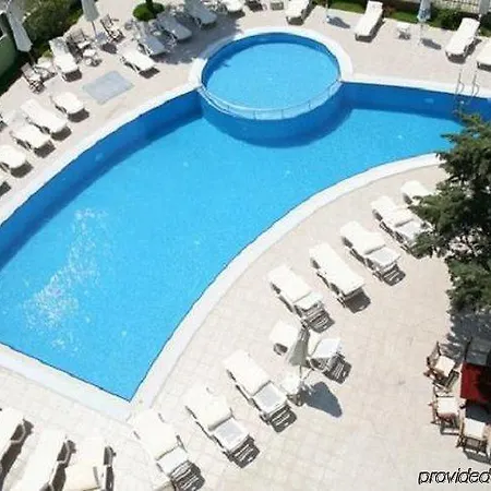 Boomerang - Sunny Hotell